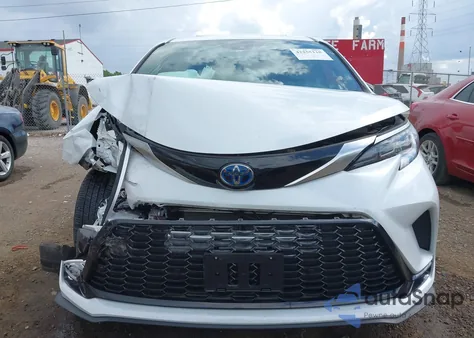 2023 Toyota Sienna 25Th Anniversary Edition z USA, uszkodzony, nr VIN 5TDCSKFC1PS079366